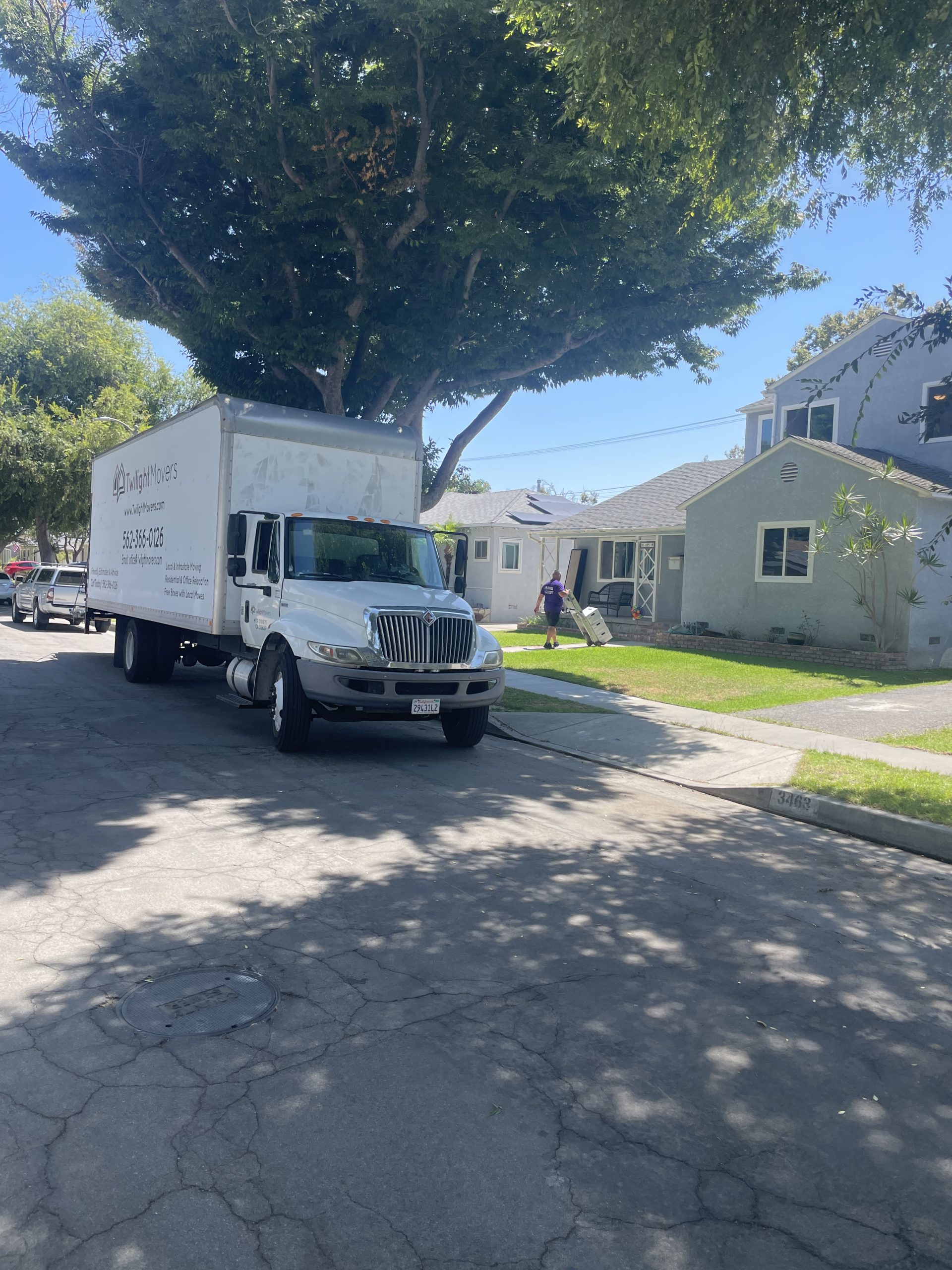 Twilight Movers crew at work during a real moving day